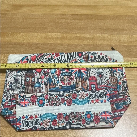 #1344=England Themed Cosmetic Bag - Picture 3 of 6